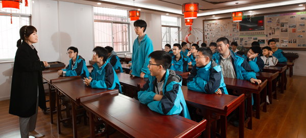 印台 分类教学，因材施教，采取“一类一方案、一人一目标”的教学方法