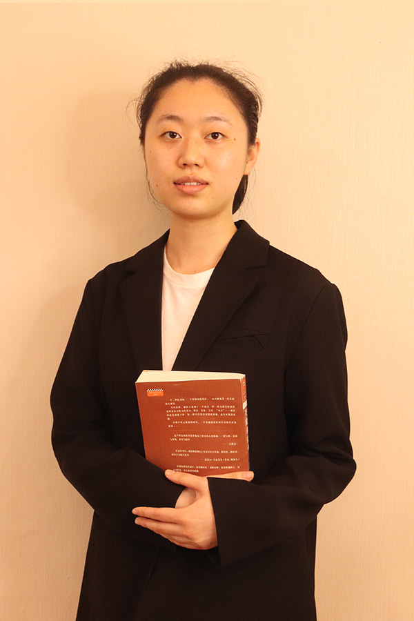 印台梁艺 本科学历，优秀班主任