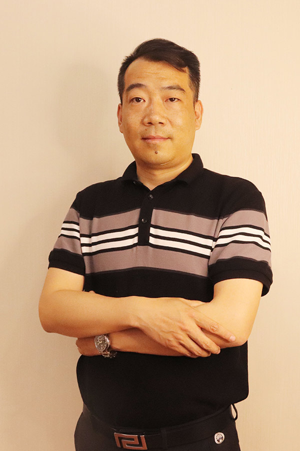 印台冯少坤 本科学历,毕业于陕西师范大学